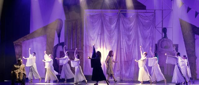 Il palco durante uno spettacolo dell'accademia
